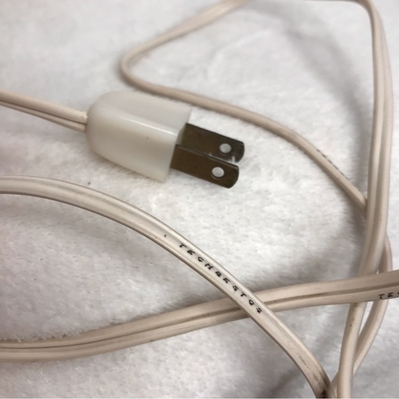 Vintage handmade repurposed glass bottle table lamp green grape half gallon - Picture 8 of 9